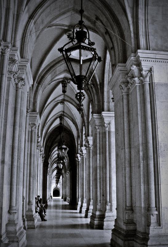 Arcade_Parlament Viena.jpg